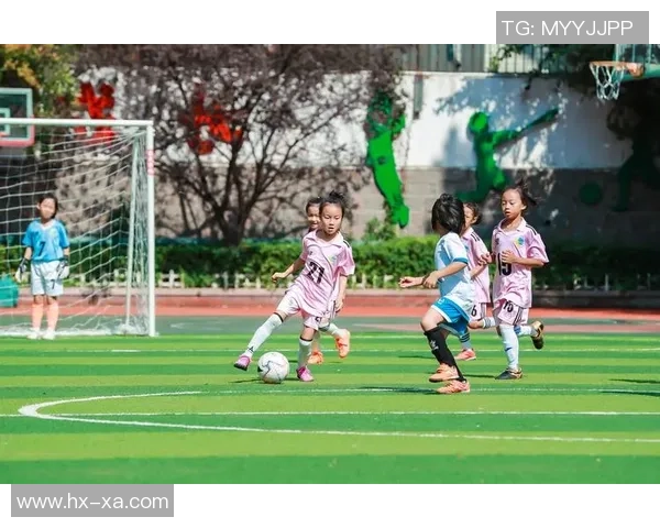 足球明星班级区域图片展现球场魅力与青春活力的完美结合 足球明星班级区域图片展现球场魅力与青春活力的完美结合